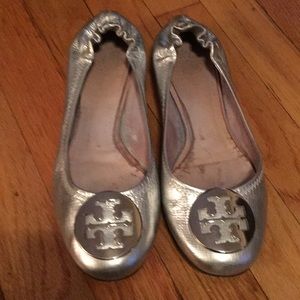 Tory Burch reva flat
